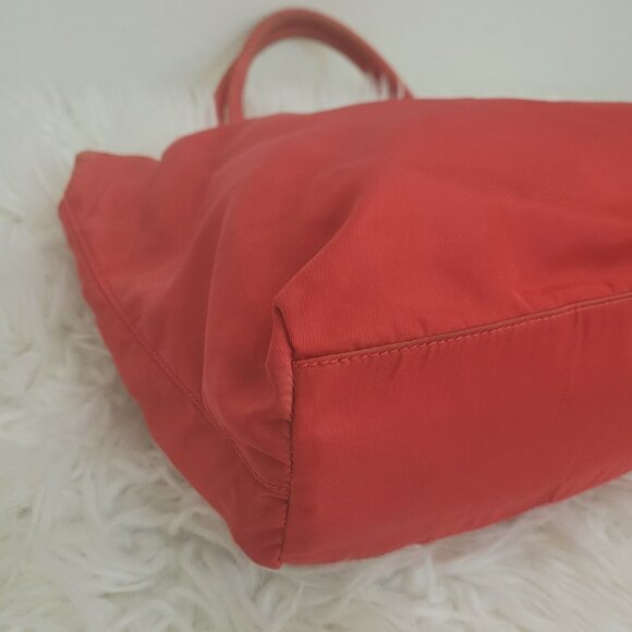 Prada red nylon triangle logo city tote bag - Picture 9 of 14
